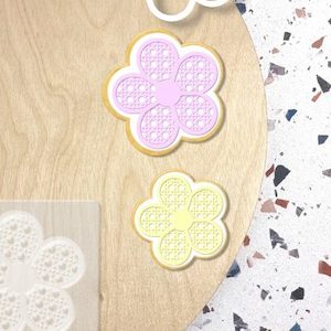 Textile printing or dyeing (on commission or fee basis): Rattan Retro Groovy Daisy 5cm – Raised Cookie Stamp & Cutter