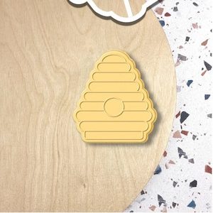 Bee Hive – Raised Cookie Stamp & Cutter