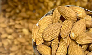 Specialised food: Organic Natural Almonds