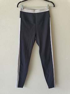 Second hand clothing: AJE Athletica navy leggings -Blue Size 10