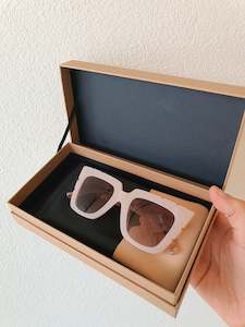 Second hand clothing: Pared Sunglasses