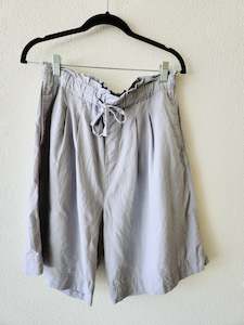 Second hand clothing: Capture Shorts 10