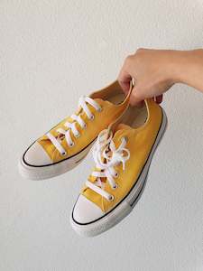 Second hand clothing: CONVERSE Shoes EUR39