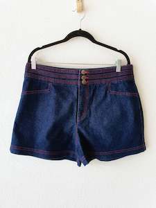 Second hand clothing: Review Shorts 14