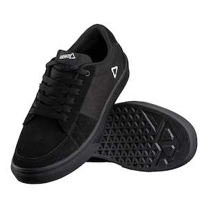 Motorcycle or scooter: Leatt Flat Shoe 1.0 - Black