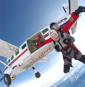 TANDEM SKYDIVE – 12,000ft (45 Seconds Freefall)