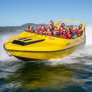 Speed and Spins – Jet Boat Tour Lake Rotorua – 1 Adult