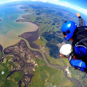 Tandem Skydive – Auckland – 18,000 ft Jump – 1 person