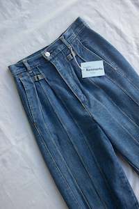 Vintage High Waisted Jeans (6)