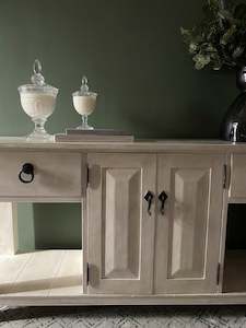 SIDEBOARD