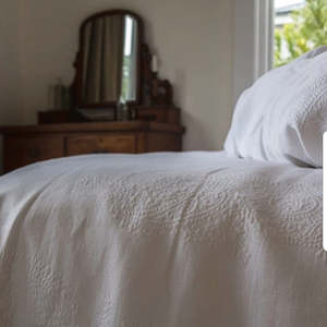 Administrative: MARSEILLE WHITE PAISLEY BEDCOVER SET - MADE IN PORTUGAL