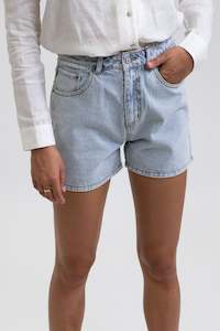 Classic A-line Denim Short Light Wash