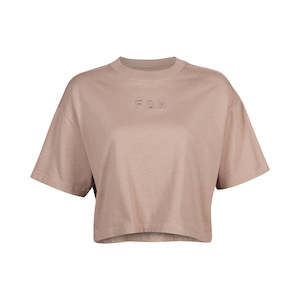 FOX WOMENS WORDMARK OS CROP TEE [TAUPE]