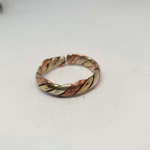 Internet only: Twist Copper Ring