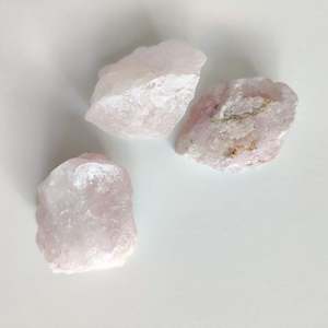 Rose Quartz Rough Tumbled Crystal (2-3cm)