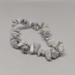 White Howlite Chip Crystal Bracelet