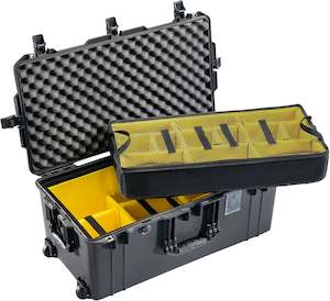 Pelican 1626 Air Case with Padded Divider (BLACK)