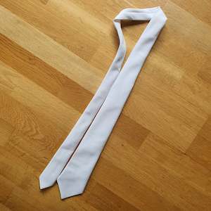 Mens white show tie (pre-loved)