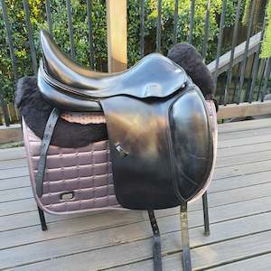 Equipe 'Cobra' dressage saddle 17.5" MW gullet