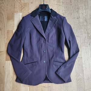 Cavalleria Toscana show jacket, ladies 4 (girls 10 to 12)