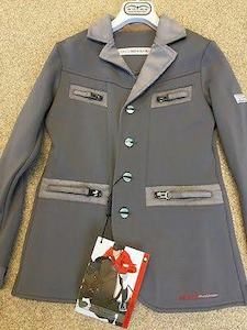 Animo boys grey show jacket  (boys size / age 11)