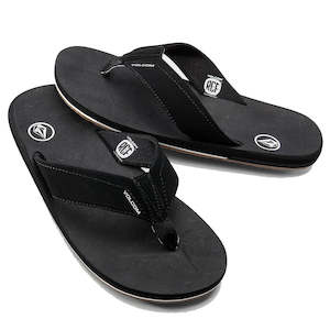 Footwear: Victor Jandal