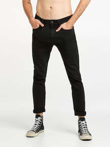 WRANGLER STOMPER JEAN - BLACK