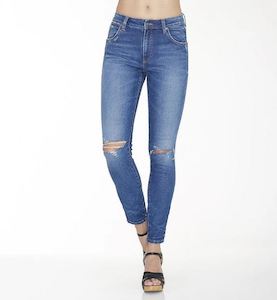 Clothing: Wrangler W's Pins Mid Skinny Jean 'Bronx'