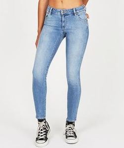 Clothing: Wrangler W's Pins Skinny Jean 'Stone'