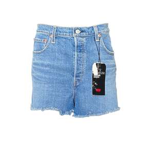 Clothing: LEVIS Ribcage Short 'Oasis'