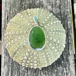 Jewellery: Large New Zealand Greenstone & Sterling Silver Pendant