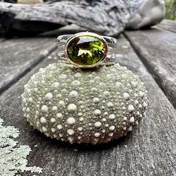 3.98ct Peridot ring