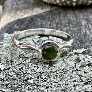 New Zealand greenstone Amore ring