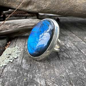 Large labradorite ring