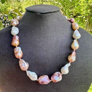 Baroque pearl necklace