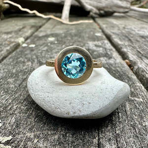 Jewellery: 9ct Gold Faceted Swiss Blue Topaz Ring