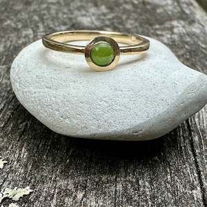 Fine 9 carat gold pounamu ring