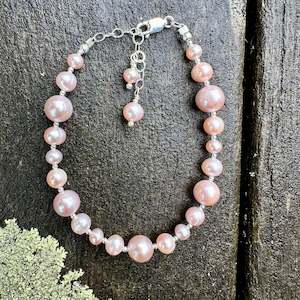 Pink freshwater pearl bracelet