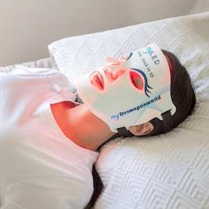 At-home L.E.D face mask