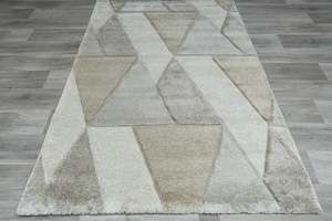 Mahsa Collection Geometric Triangle Rug in Beige and Cream – Elegant Neutral Design