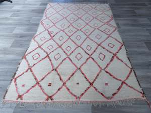 Vintage Handmade Moroccan Azilal Beni Ourain Rug Size: 254 x 162cm