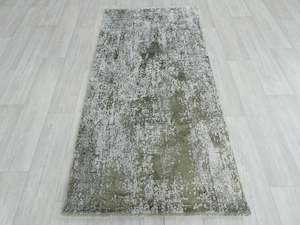 Luxury Designer Modern Style Rug Size: 80 x 150cm