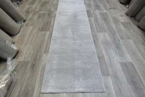 Modern Luxurious Textured Light Grey Trentino Runner Size: 80 x 300cm