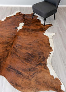 Medium White Spine Belly Brindle Cowhide Rug (Size: 240 x 220 CM)