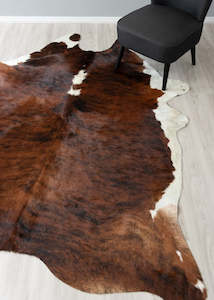 Dark White Spine Belly Brindle Cowhide Rug (Size: 240 x 210 CM)