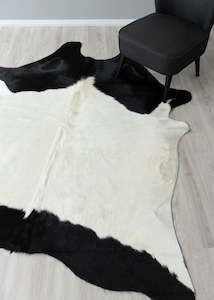 Black And White Cowhide Rug (Size: 220 x 180 CM)