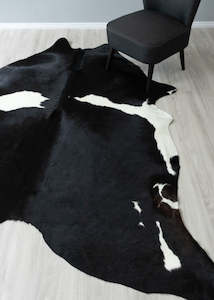 Black And White Cowhide Rug (Size: 240 x 210 CM)