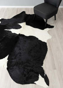 Black And White Cowhide Rug (Size: 240 x 180 CM)