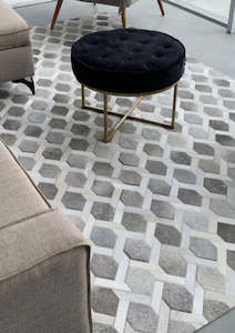 Cinza Cowhide Patchwork Rug