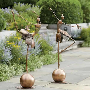 Outdoor Garden Accessories: Metal Dancing Girl Garden Statue Decor Waterproof